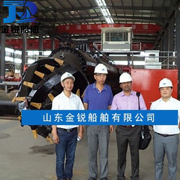 巴西客戶(hù)來(lái)公司購(gòu)買(mǎi)絞吸船